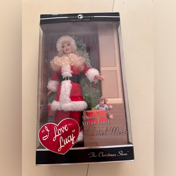 I Love Lucy ETHEL MERTZ SANTA BARBIE DOLL Christmas Show PLATINUM Label (2007) - Picture 5 of 9
